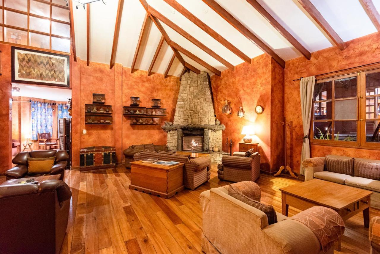 Hotel Pakaritampu Ollantaytambo Kültér fotó