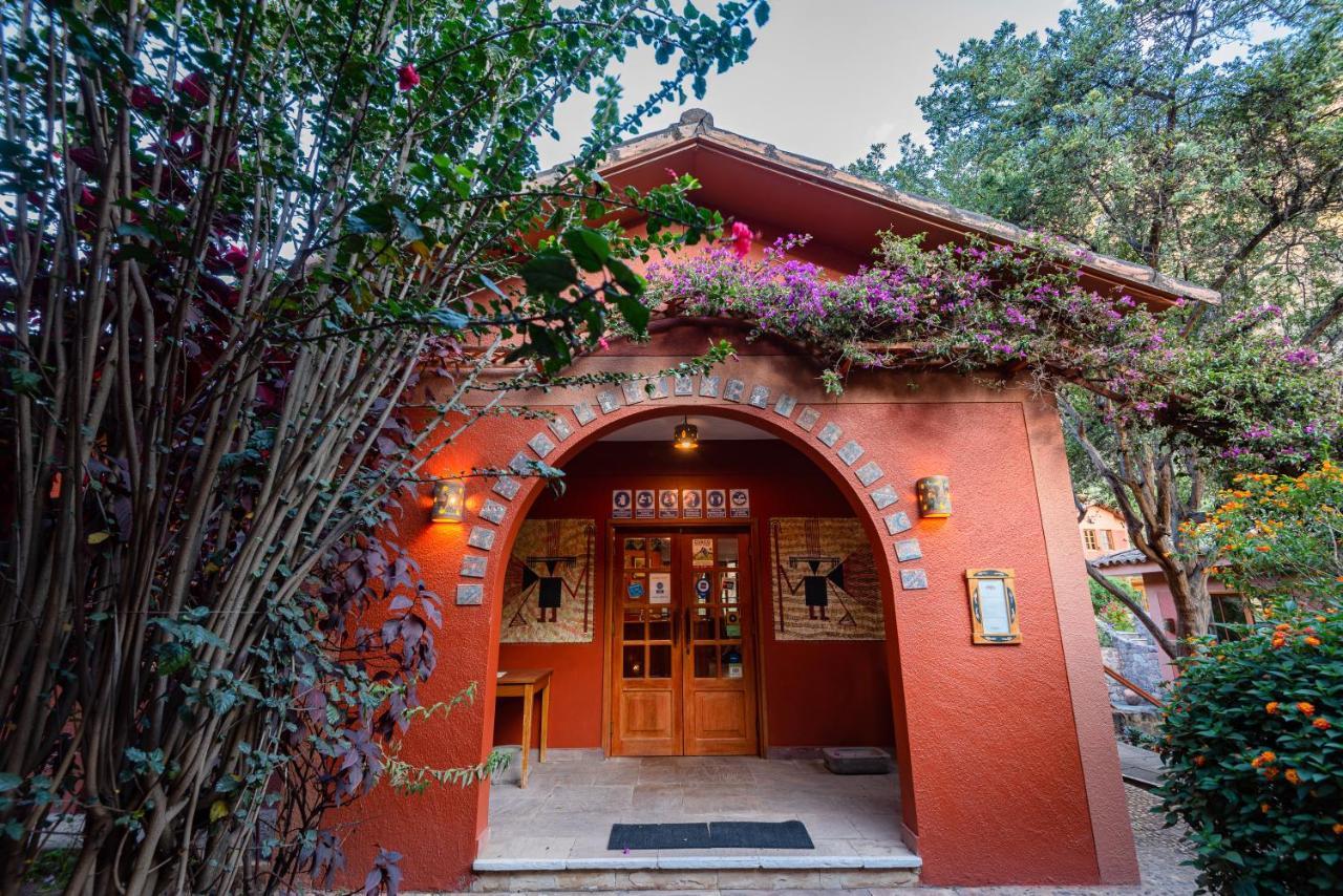 Hotel Pakaritampu Ollantaytambo Kültér fotó
