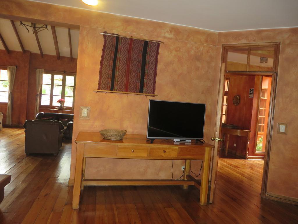 Hotel Pakaritampu Ollantaytambo Kültér fotó