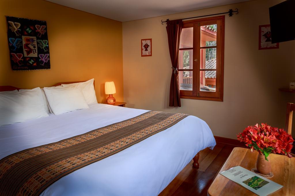 Hotel Pakaritampu Ollantaytambo Kültér fotó