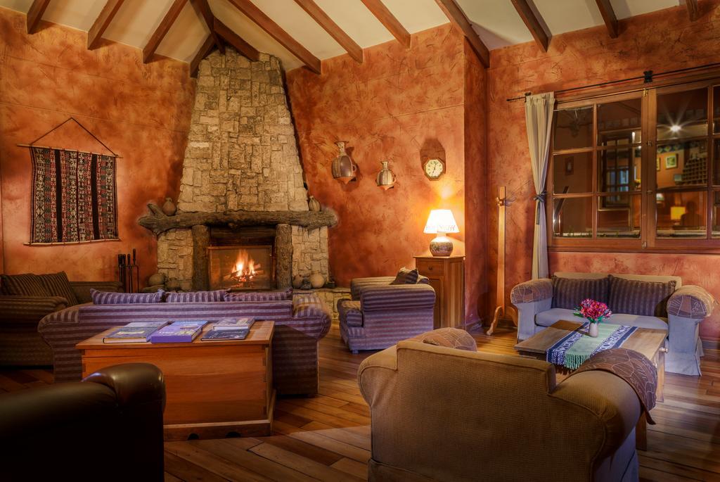Hotel Pakaritampu Ollantaytambo Kültér fotó