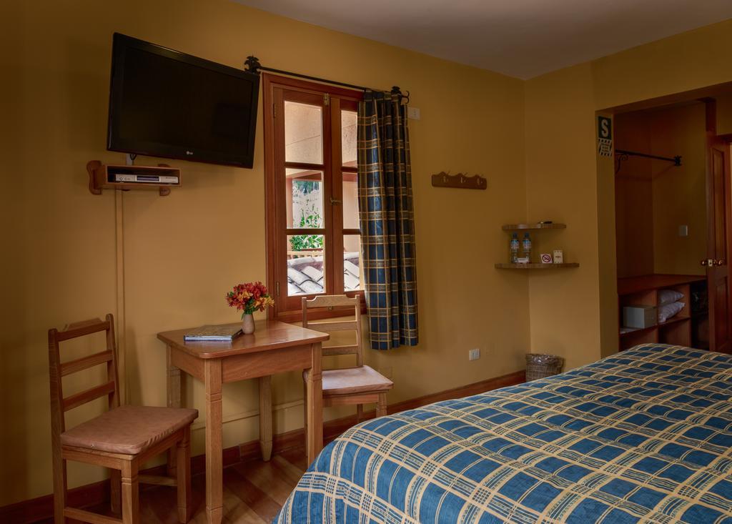 Hotel Pakaritampu Ollantaytambo Kültér fotó