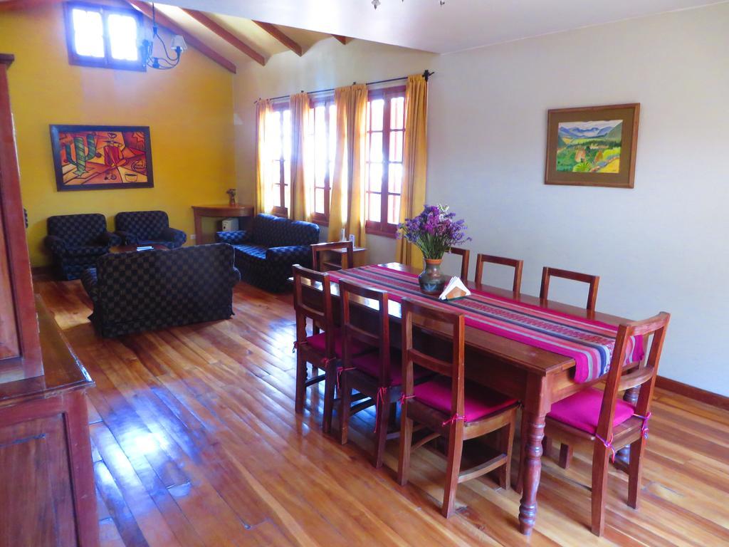 Hotel Pakaritampu Ollantaytambo Kültér fotó